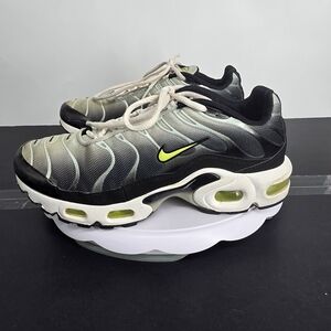 Nike Air Max Plus TN GS 7Y / W 8.5 Black Cool Grey Volt Bright Cactus CD0609-022